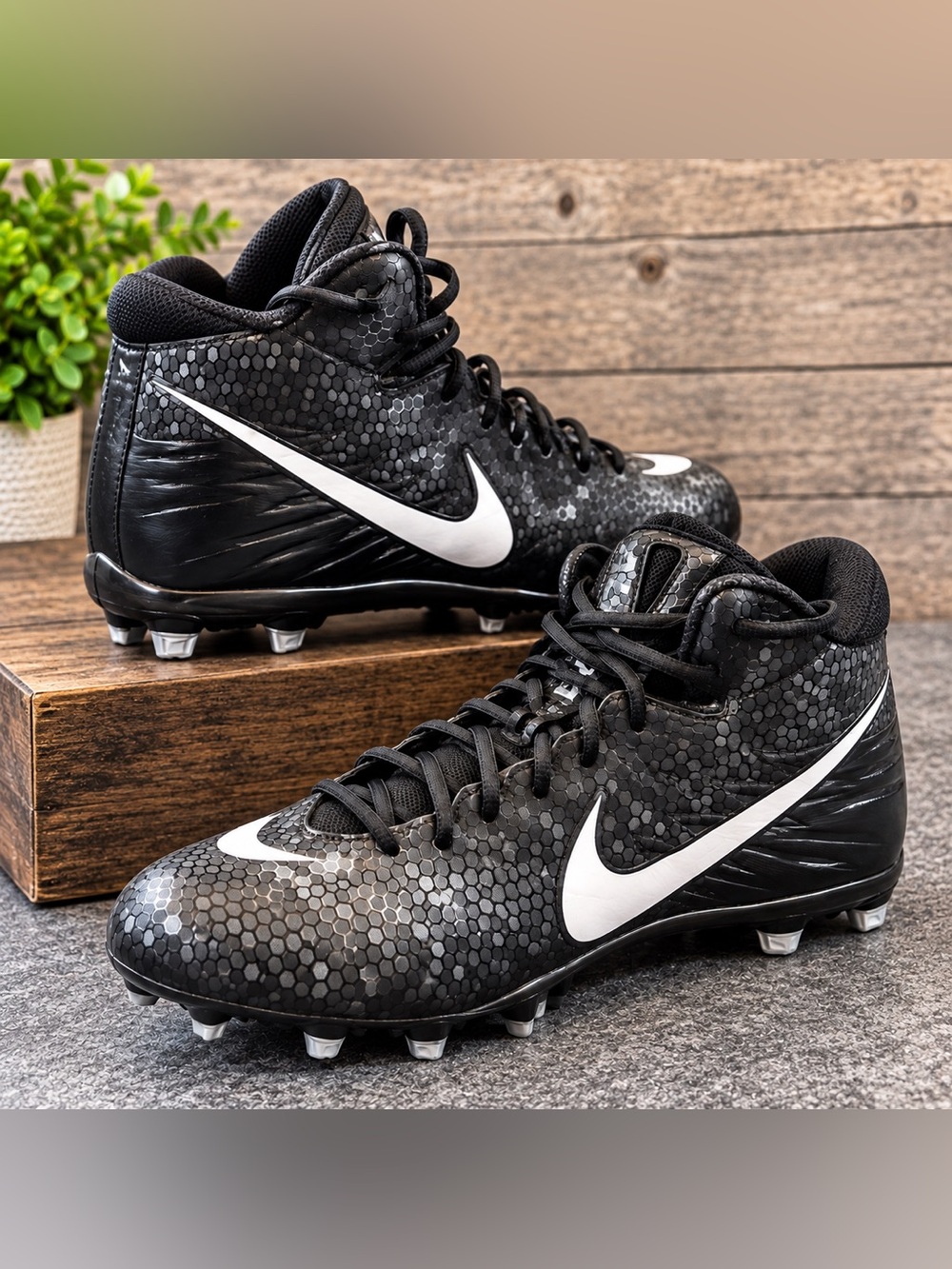 Nike Alpha Menace Football Cleats Men’s 12 Black White Mid 899992-011